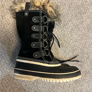 Gently used size 8 Joan of arc sores boots. Worn less than a dozen times.